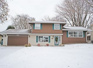 625 Riviera Dr, New Brighton, MN 55112