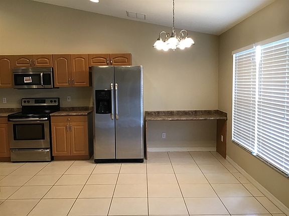 4th image of 2572 SW Grotto Cir