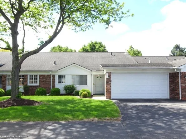 734 Country Club Dr, Saint Clair Shores, MI 48082