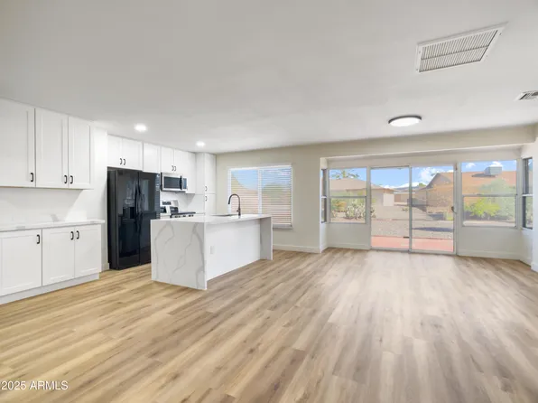 17615 N Whispering Oaks Dr, Sun City, AZ 85375