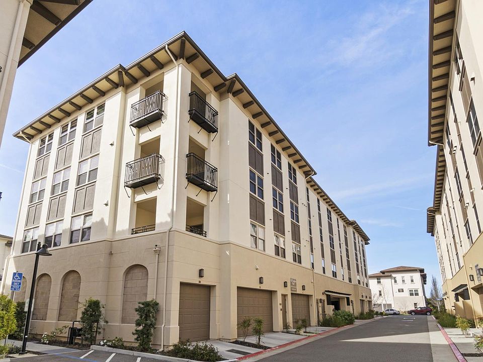1st image of 1057 Foxglove Pl Unit 302