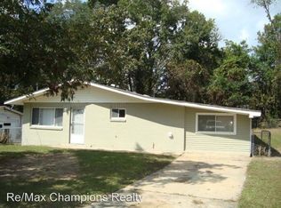 1555 Barcelona Dr, Columbus, GA 31907