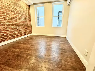 Rented by Papp Realty