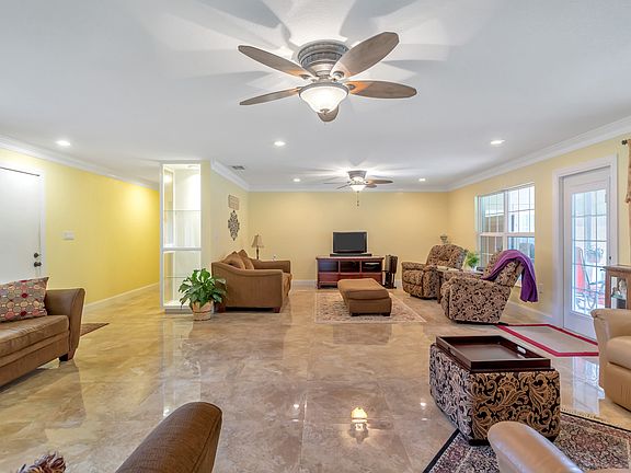 5th image of 1136 Palace Pl