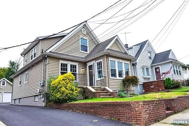 Building Photo - Hillside Ct