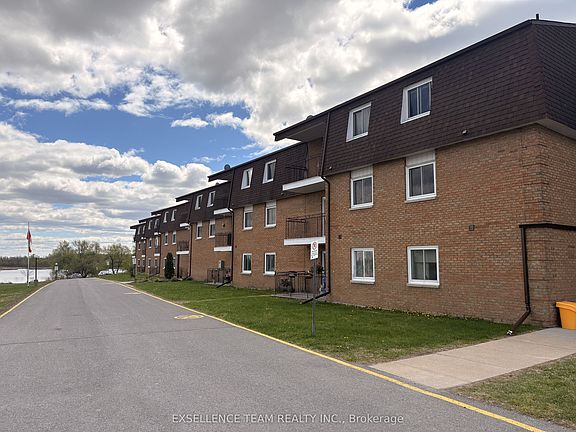 3rd image of 220 Kenyon St W