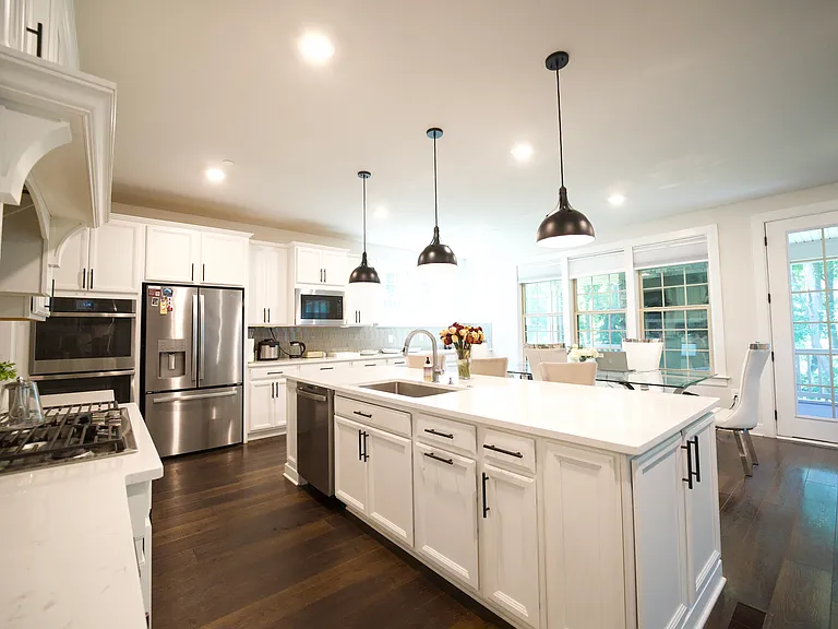 7687 Cross Creek Dr — Photo 5