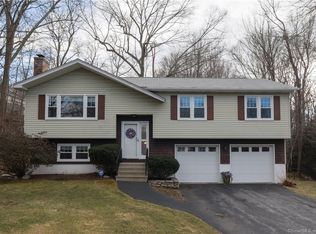 67 Webster Rd, East Lyme, CT 06333