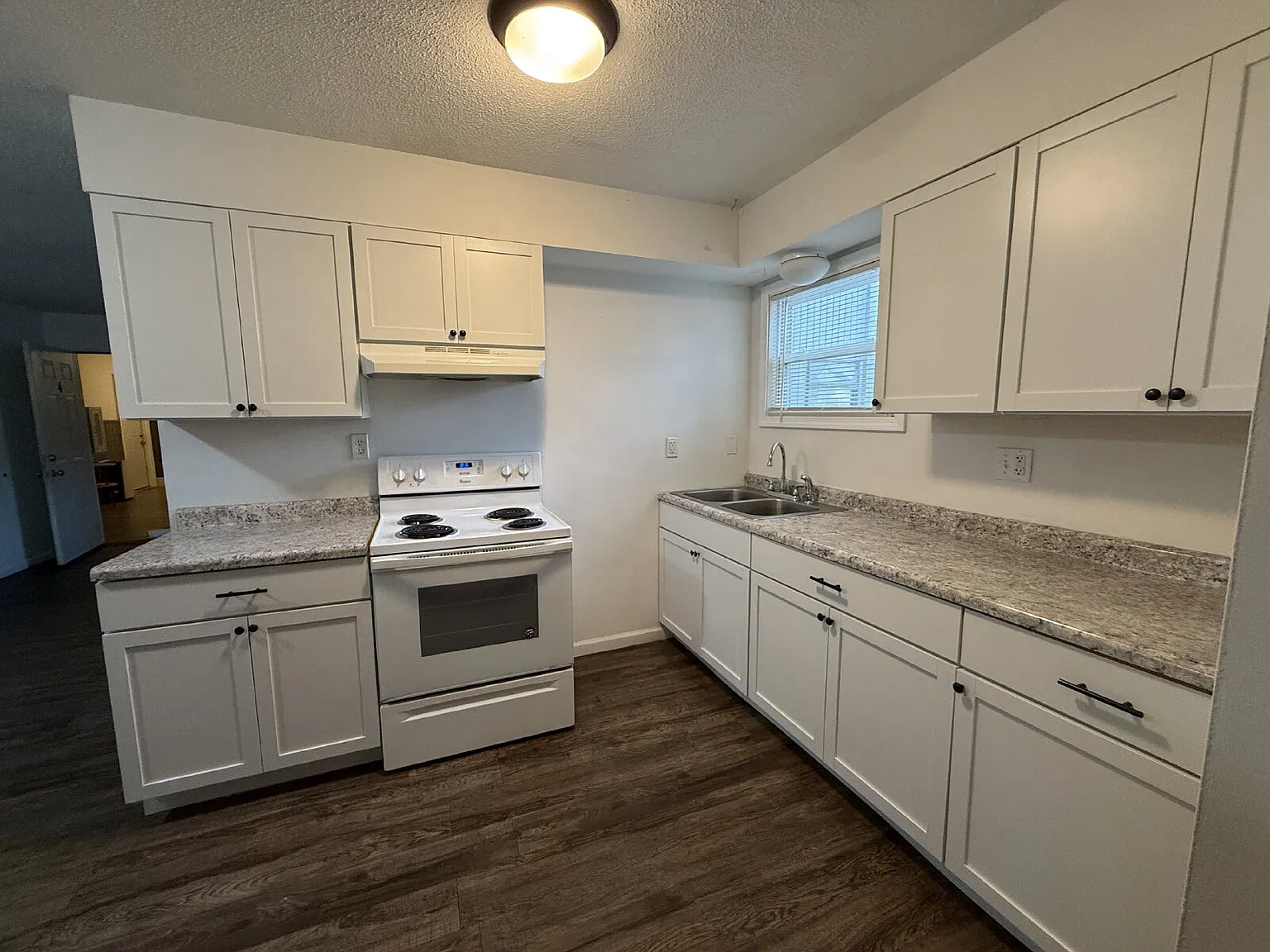 2 bed, 1.0 bath, 800 sqft, $850 — Photo 1