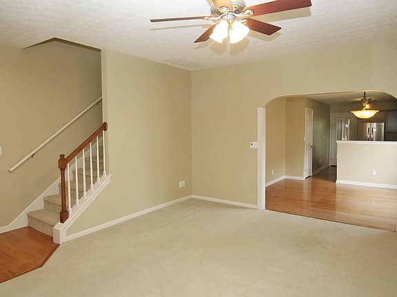 3rd image of 1749 Courtney Ave