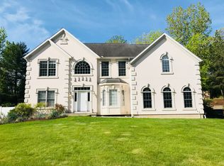 23 Siena Dr, Halfmoon, NY 12065