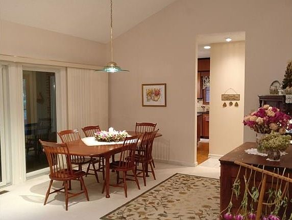 4th image of 251 Lake Pointe Dr