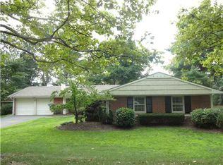 9 Stratford Dr, Old Bridge, NJ 08857