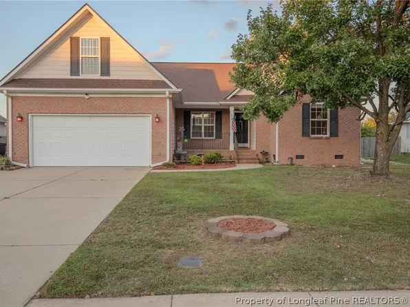 1023 Canter Ln, Hope Mills, NC 28348
