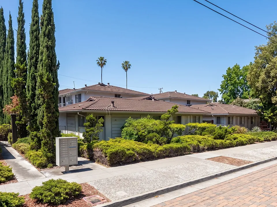 481 Auburn Way #3