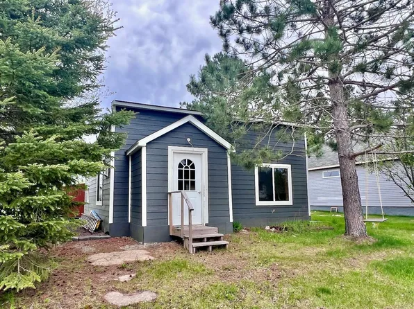 16 1st St SW, Cook, MN 55723