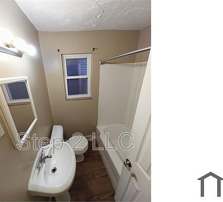 3rd image of 228 S Saint Clair St #4