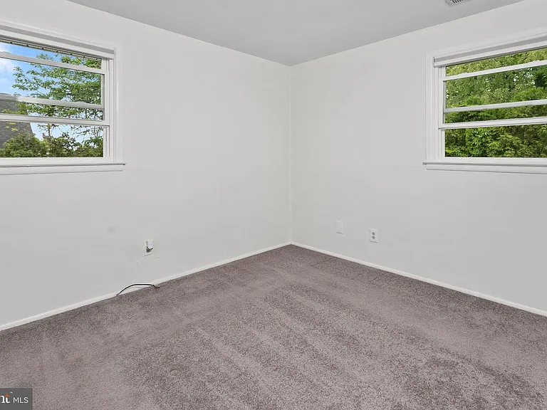 295 Lander Dr #B — Photo 17