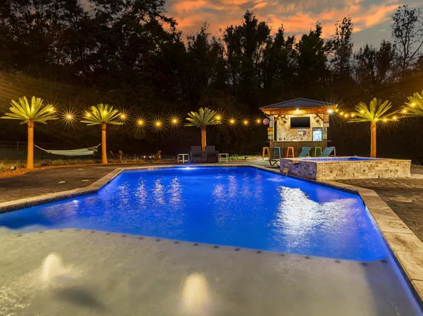 2419 Welch Rd, Soddy Daisy, TN 37379