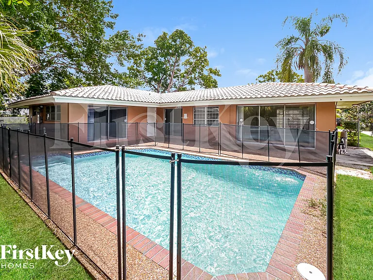 7518 NW 42nd Dr — Photo 17