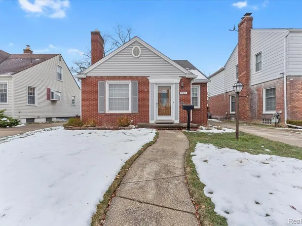 909 N Highland St, Dearborn, MI 48128