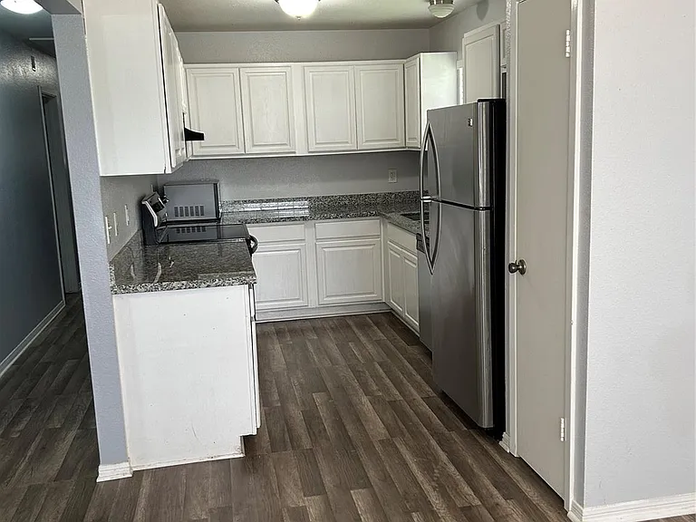 2336 N Pearland Ave #C — Photo 5
