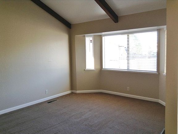 3rd image of 1231 Greenwood Cir