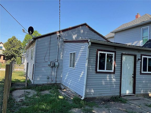 3rd image of 1347 S Sheffield Ave