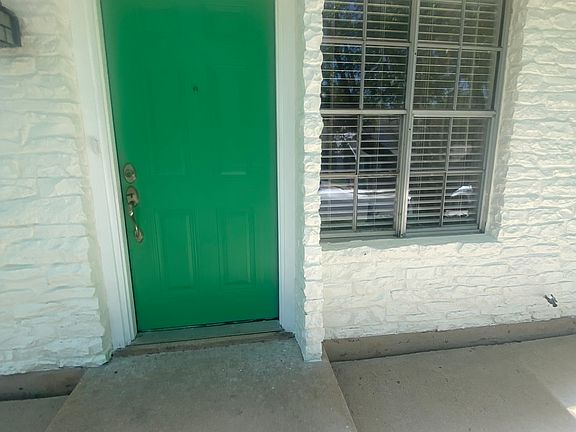 2nd image of 2604 Audubon Pl #A