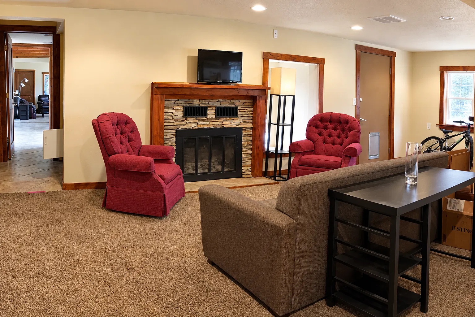 3 bed, $3,200 — Photo 2
