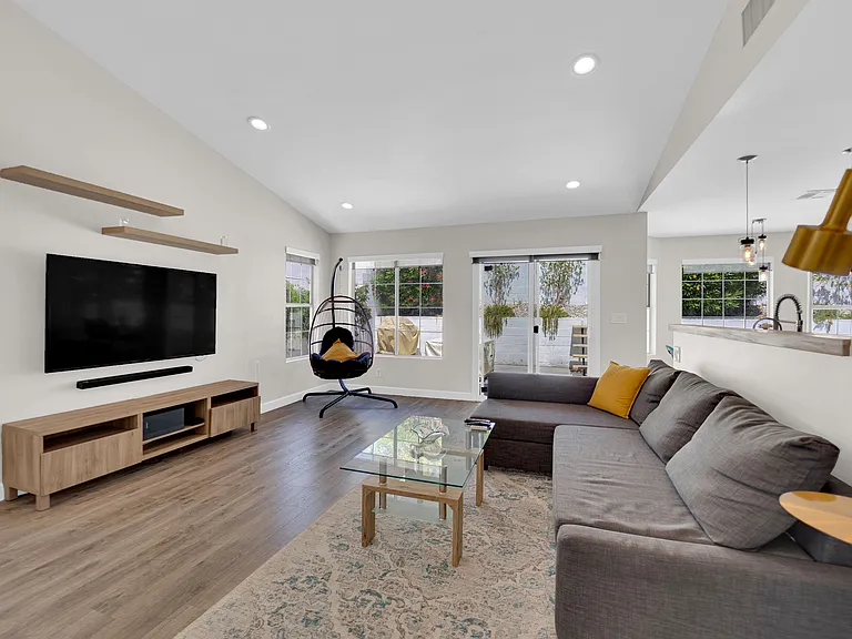 2505 Sea Venture Dr — Photo 7
