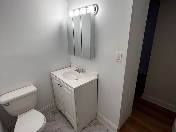 4th image of 452 E Girard Ave #103