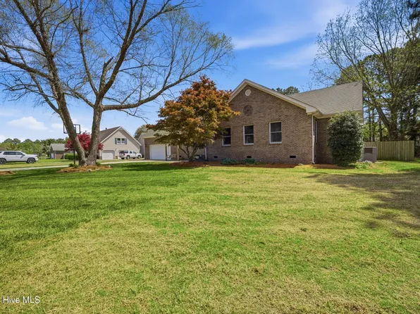 147 N Point Boulevard, Moyock, NC 27958