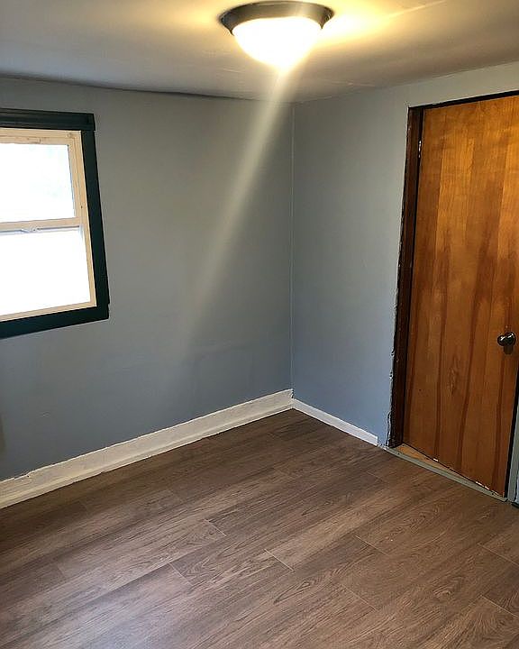 19th image of 23618 Tyler St