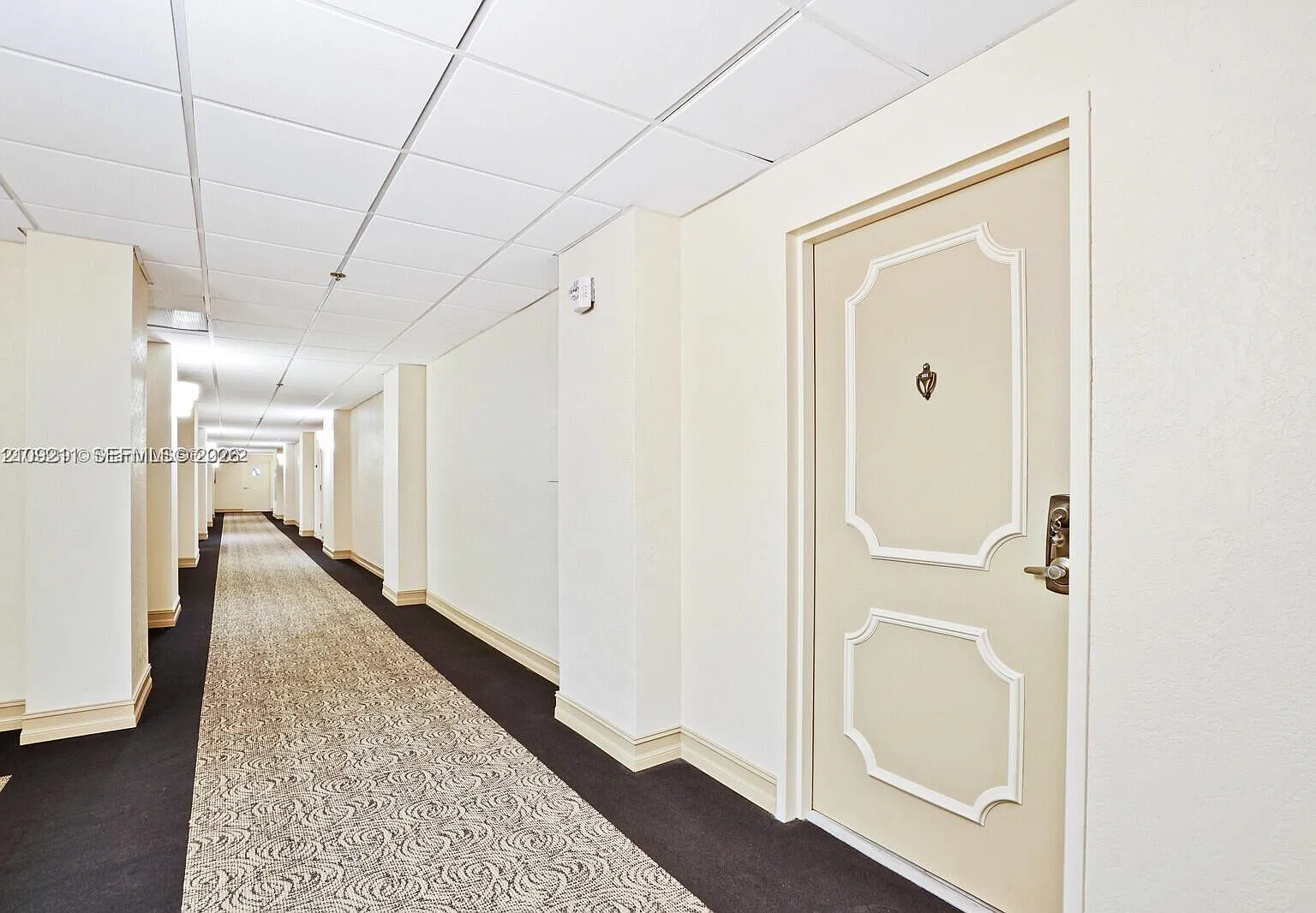 5440 N Ocean Dr — Photo 4