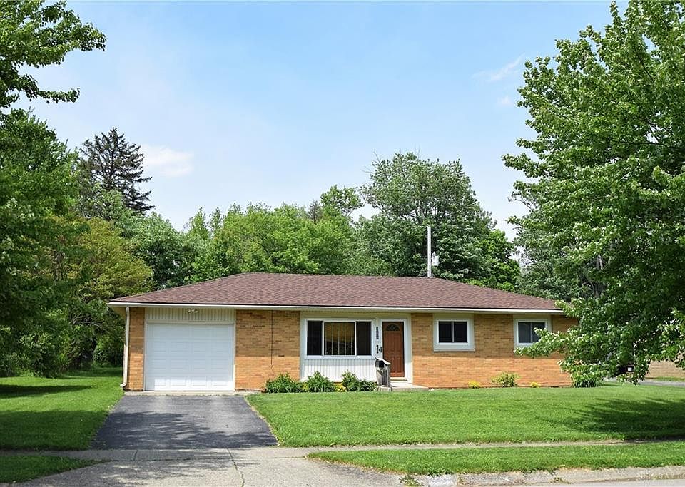 1st image of 165 Lisa Ln