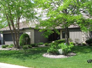 950 S Highview Cir, Mendota Heights, MN 55118