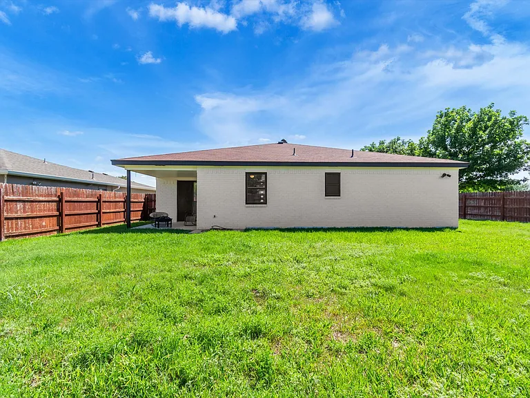 2601 Coy Dr — Photo 27