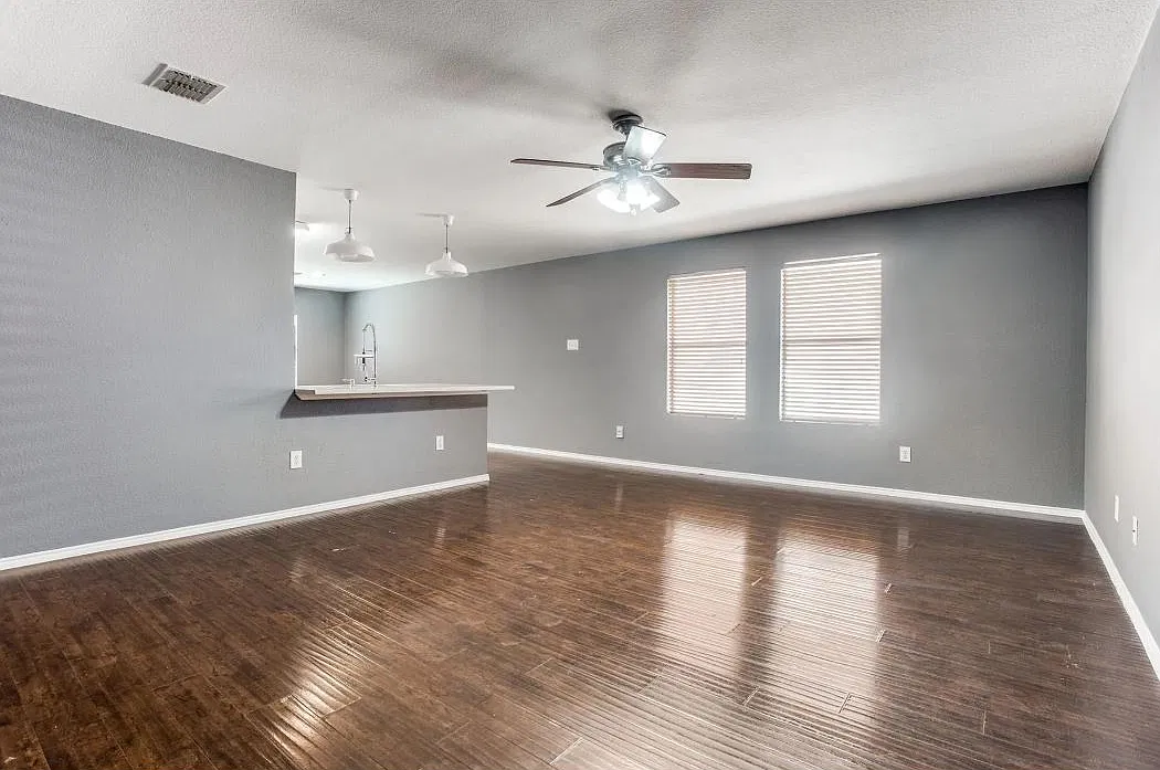 1201 Sage Dr — Photo 4