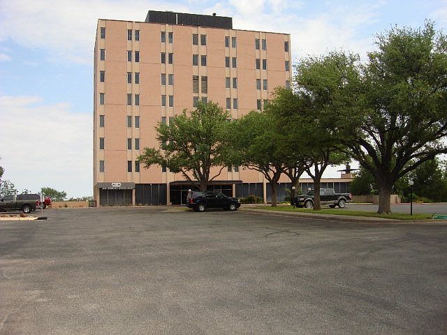 1st image of 800 W Avenue D Ste 3
