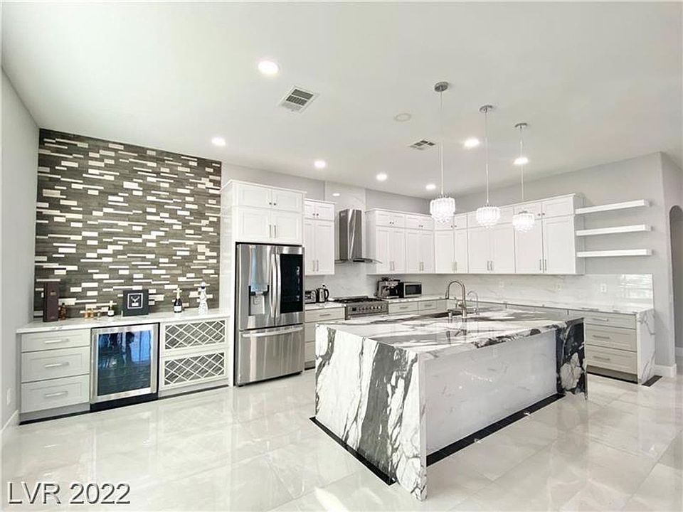 1st image of 10519 Regal Stallion Ave