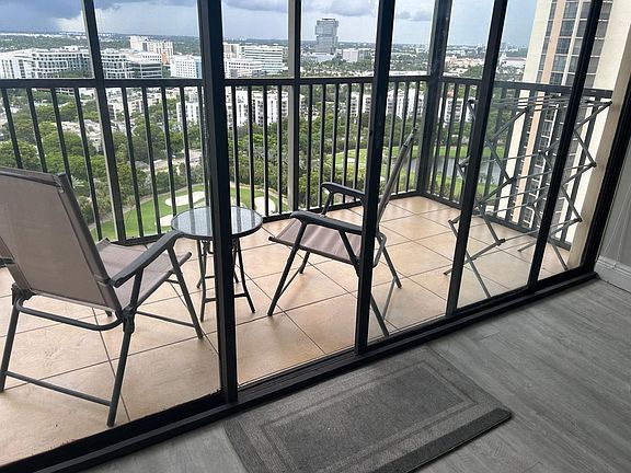 5th image of 20335 N Country Club Dr APT 2401