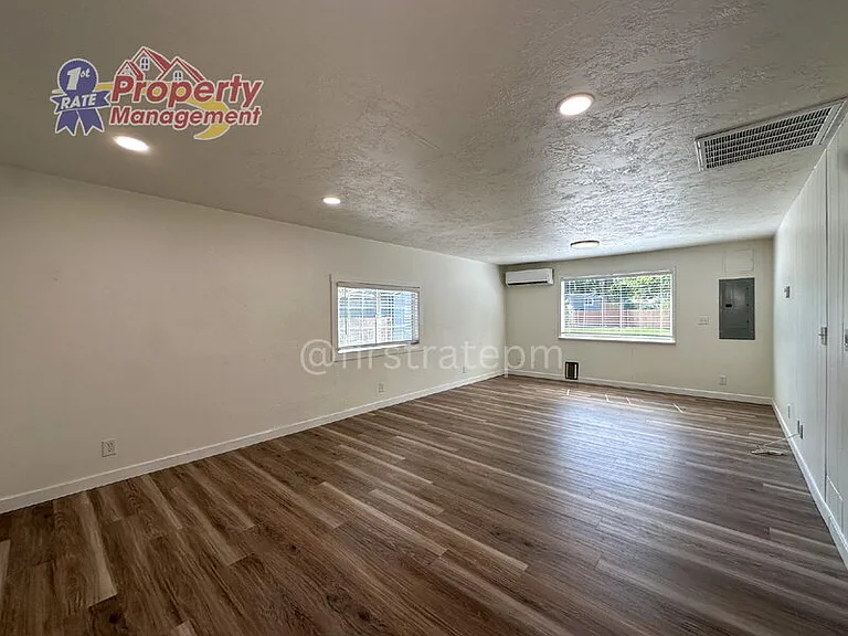 7703 S Mistyglen Ave — Photo 12