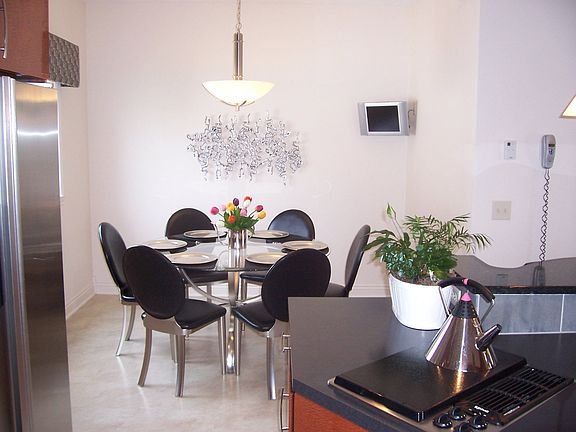 Dining area in kitchen