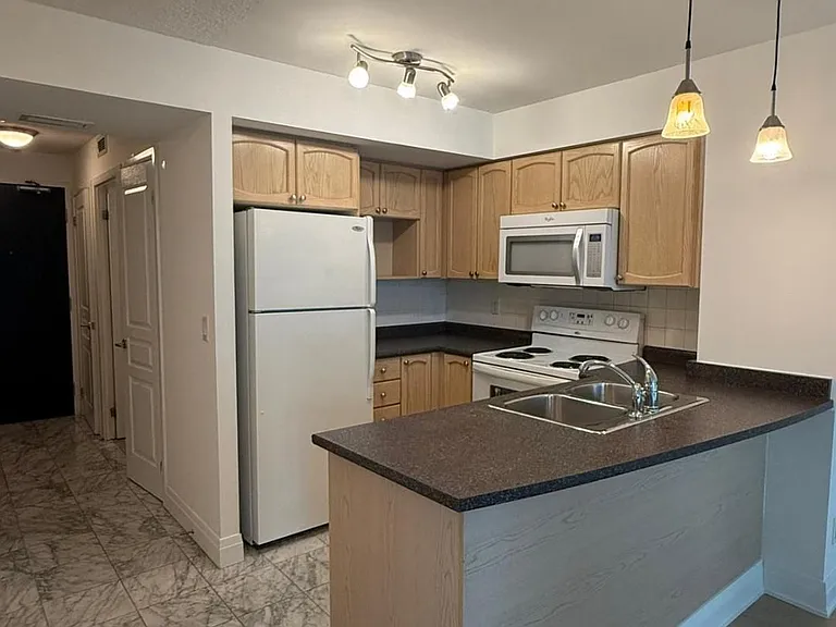 18 Yonge St #1702 — Photo 4