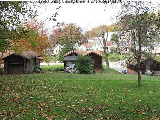 5th image of 230 Staunton Ave
