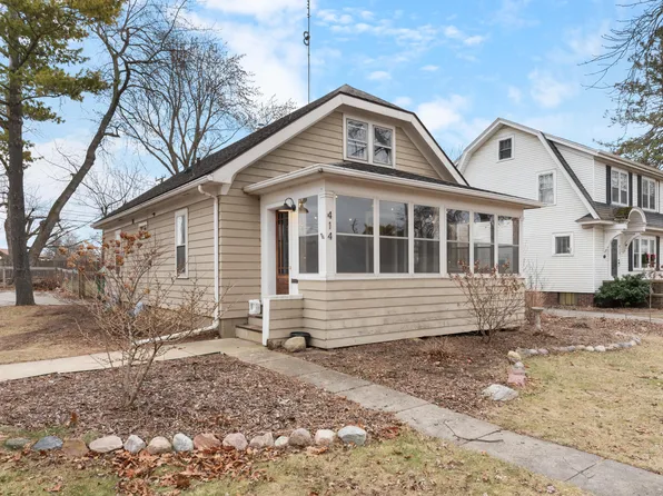 414 N Ann Arbor St, Saline, MI 48176