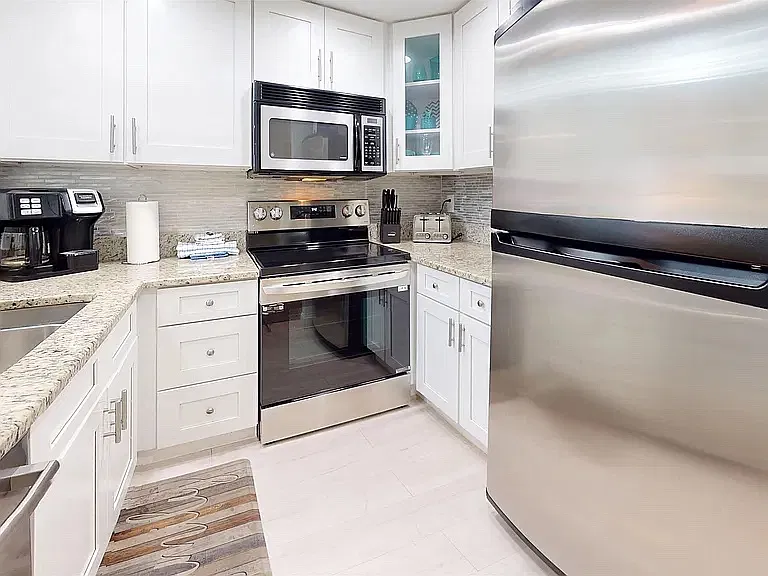 2 bed, 878 sqft, $3,000 — Photo 4