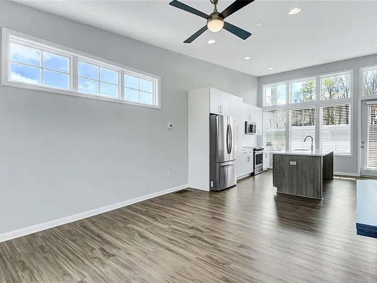 900 Brees Ct NW — Photo 9