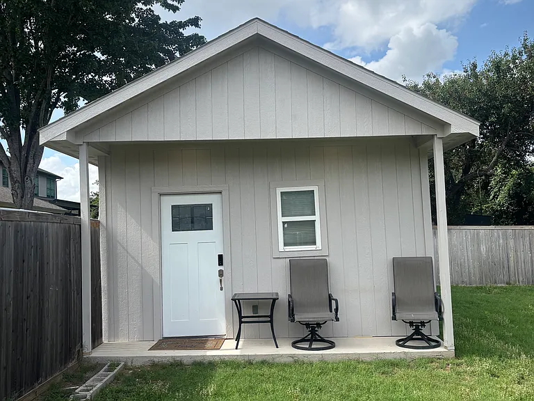 547 Lavena St — Photo 2